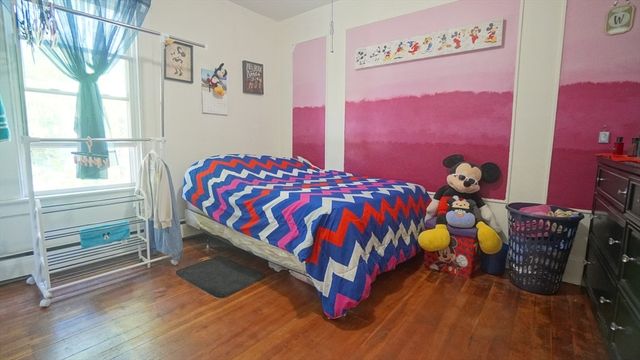 92 Walter St, Chicopee, MA 01013
