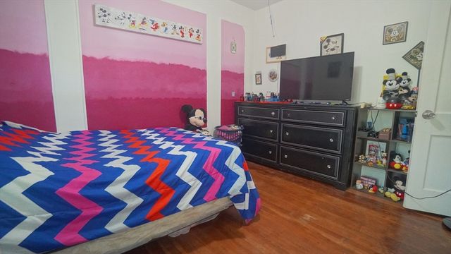 92 Walter St, Chicopee, MA 01013