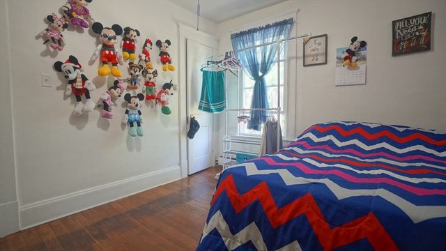 92 Walter St, Chicopee, MA 01013