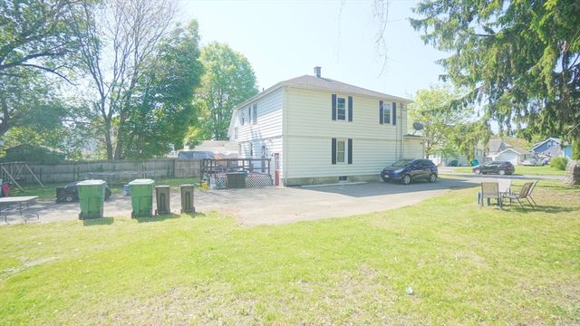 92 Walter St, Chicopee, MA 01013