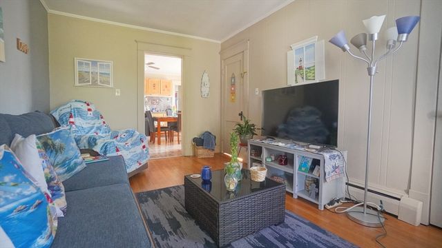 92 Walter St, Chicopee, MA 01013