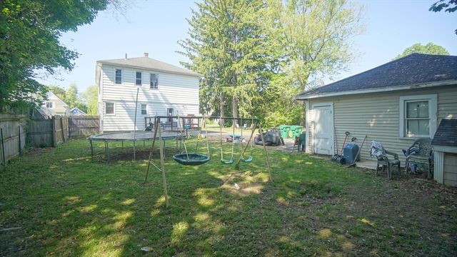 92 Walter St, Chicopee, MA 01013
