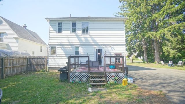 92 Walter St, Chicopee, MA 01013