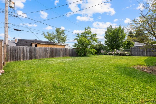 204 E Dickens Avenue, Northlake, IL 60164