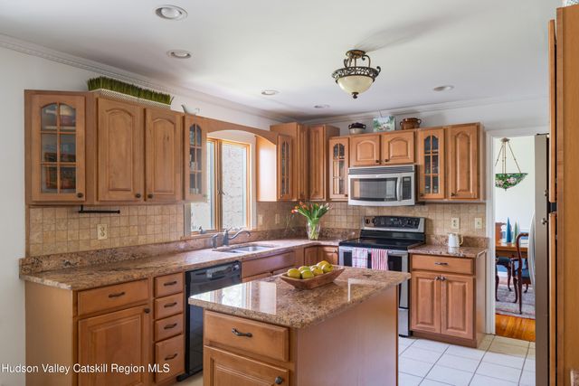 1 Stone Ridge Court, Woodstock, NY 12498