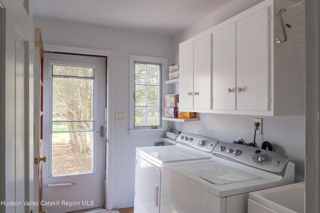1 Stone Ridge Court, Woodstock, NY 12498