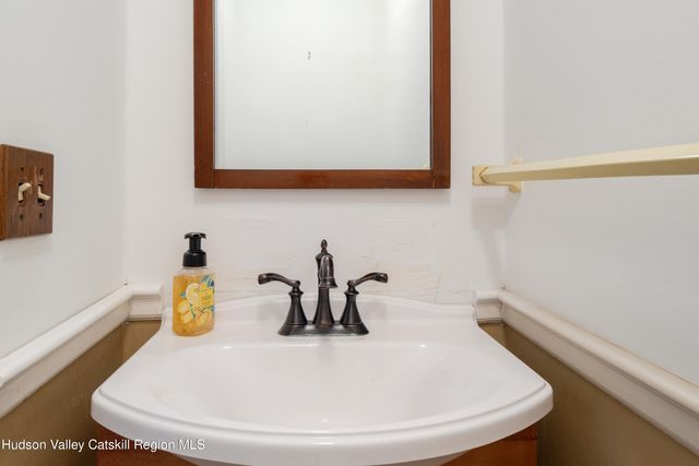 1 Stone Ridge Court, Woodstock, NY 12498