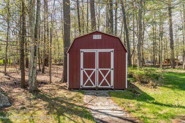 1 Stone Ridge Court, Woodstock, NY 12498