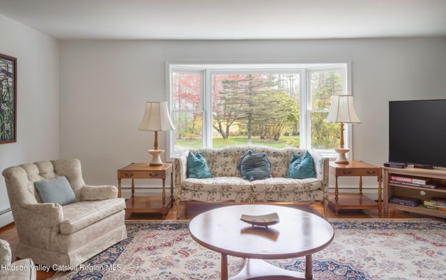 1 Stone Ridge Court, Woodstock, NY 12498