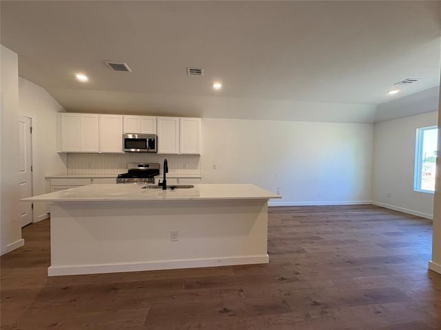 3112 Pennington Street, Harrah, OK 73045