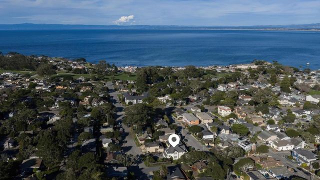 226 Willow Street, Pacific Grove, CA 93950