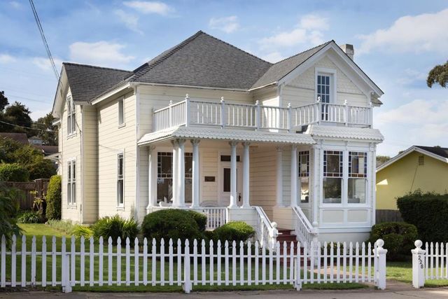 226 Willow Street, Pacific Grove, CA 93950