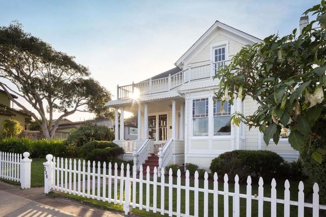 226 Willow Street, Pacific Grove, CA 93950