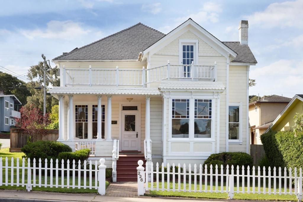 226 Willow Street, Pacific Grove, CA 93950
