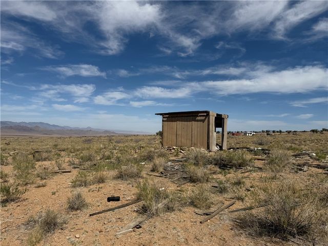 7130 N Corral Road, Kingman, AZ 86401