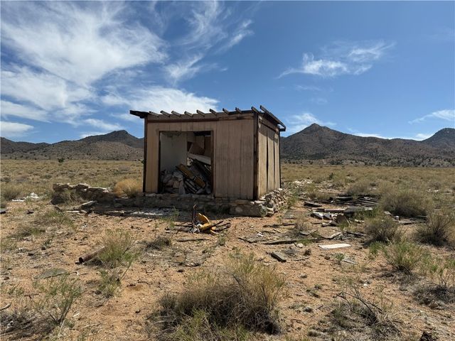 7130 N Corral Road, Kingman, AZ 86401