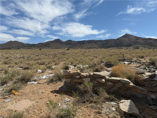 7130 N Corral Road, Kingman, AZ 86401