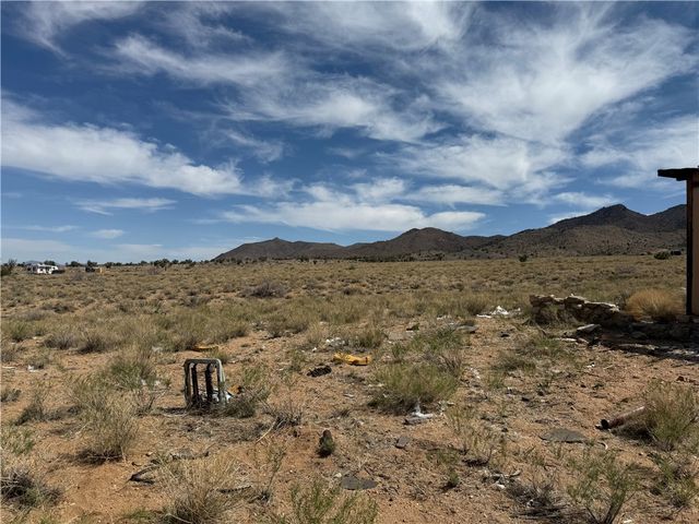 7130 N Corral Road, Kingman, AZ 86401