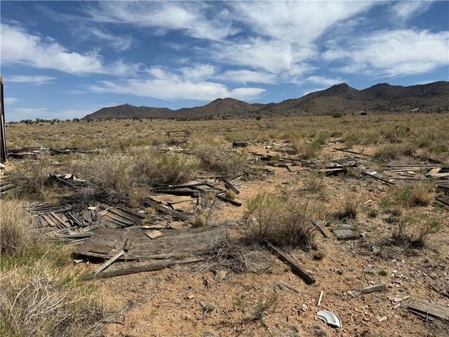 7130 N Corral Road, Kingman, AZ 86401