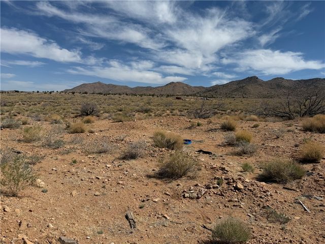 7130 N Corral Road, Kingman, AZ 86401