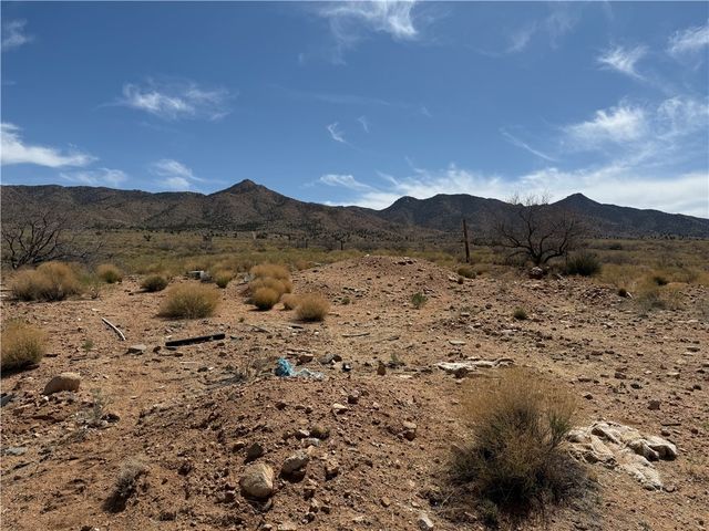 7130 N Corral Road, Kingman, AZ 86401