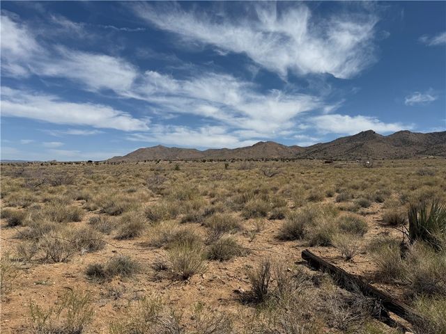 7130 N Corral Road, Kingman, AZ 86401