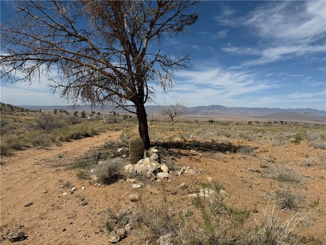 7130 N Corral Road, Kingman, AZ 86401