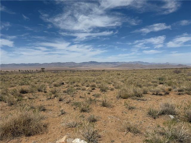 7130 N Corral Road, Kingman, AZ 86401
