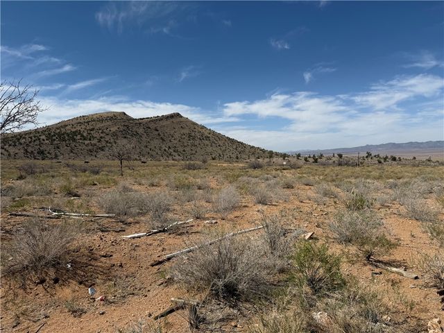 7130 N Corral Road, Kingman, AZ 86401