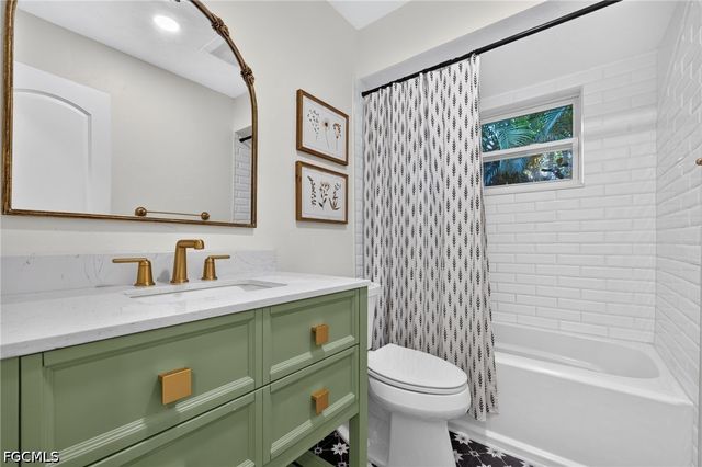 3628 Tropical Point DR, St James City, FL 33956