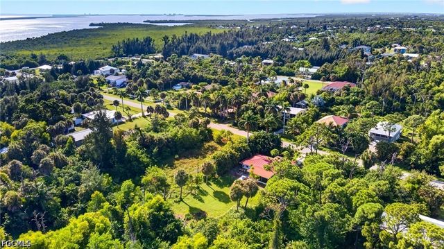 3628 Tropical Point DR, St James City, FL 33956
