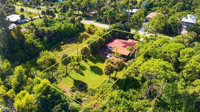 3628 Tropical Point DR, St James City, FL 33956