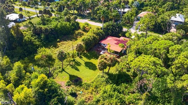 3628 Tropical Point DR, St James City, FL 33956