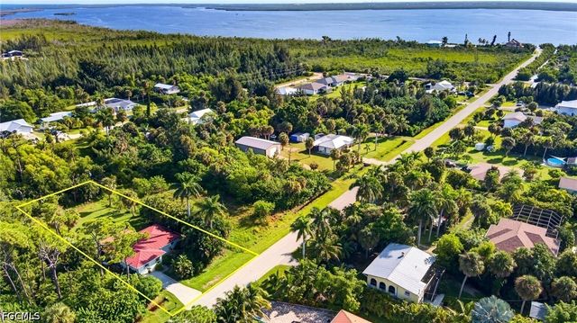 3628 Tropical Point DR, St James City, FL 33956
