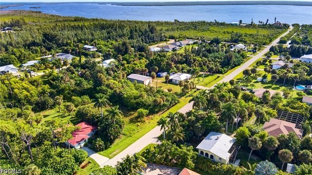 3628 Tropical Point DR, St James City, FL 33956
