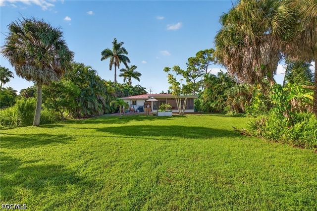 3628 Tropical Point DR, St James City, FL 33956