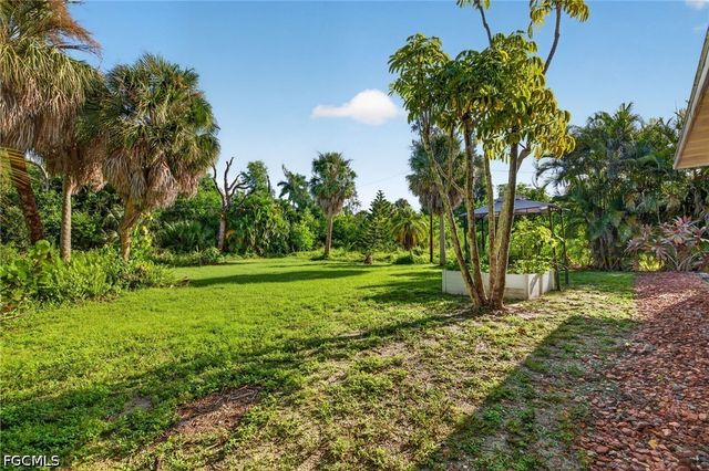 3628 Tropical Point DR, St James City, FL 33956