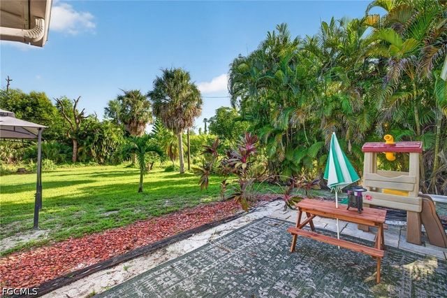 3628 Tropical Point DR, St James City, FL 33956