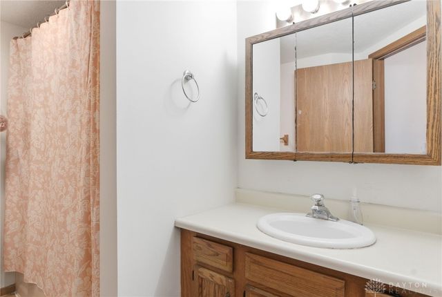 1562 Alameda Drive, Xenia, OH 45385