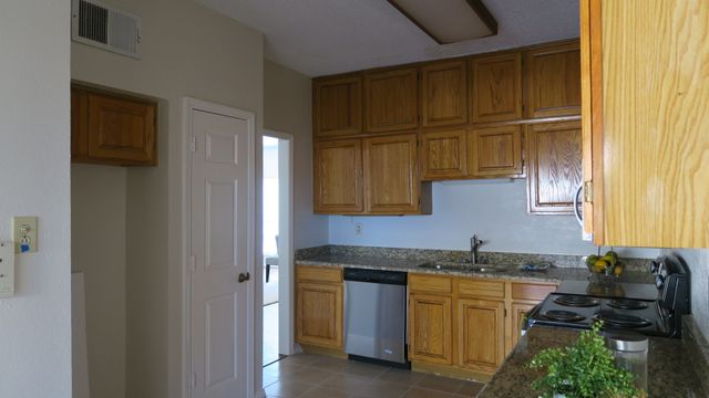 2909 Matterhorn Drive, Bedford, TX 76021