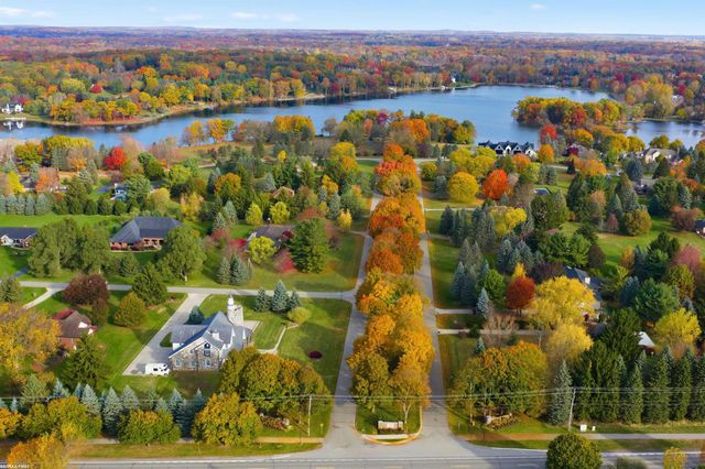 4376 Lancaster Drive, Clarkston, MI 48348