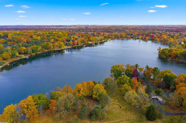 4376 Lancaster Drive, Clarkston, MI 48348