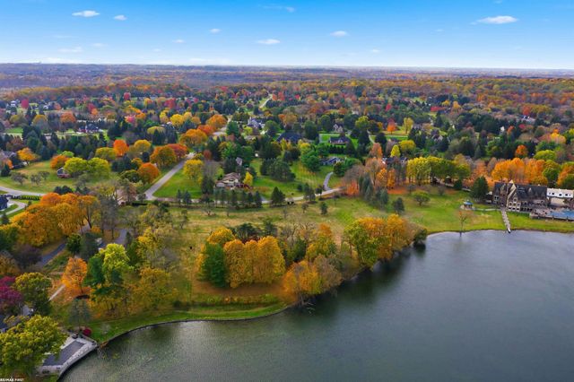 4376 Lancaster Drive, Clarkston, MI 48348