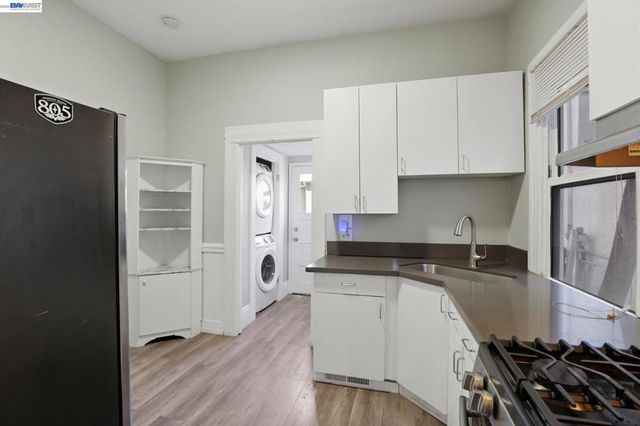 2327 2327 N St, Sacramento, CA 95816