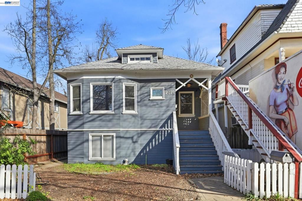 2327 2327 N St, Sacramento, CA 95816