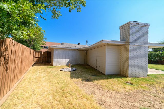 7436 Bridges Avenue, Richland Hills, TX 76118