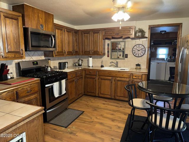 10437 County Rd 270, Carl Junction, MO 64834