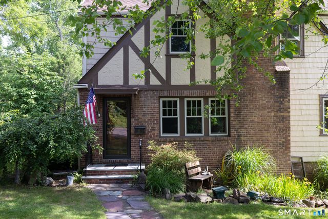 127 Roger Road, New Haven, CT 06515