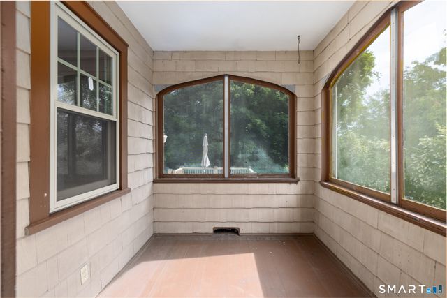 127 Roger Road, New Haven, CT 06515