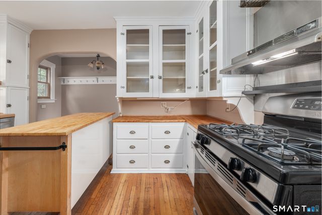 127 Roger Road, New Haven, CT 06515